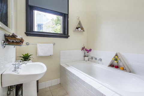 Sydney Harbour Bed And Breakfast - Accommodation 4U 24