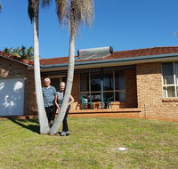 Twin Palms Holiday House at Lighthouse - Accommodation 4U