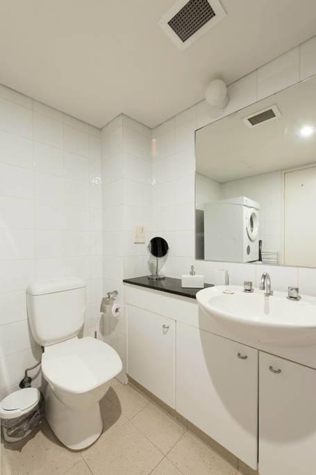 Grande Esplanade Studio - Accommodation 4U 10