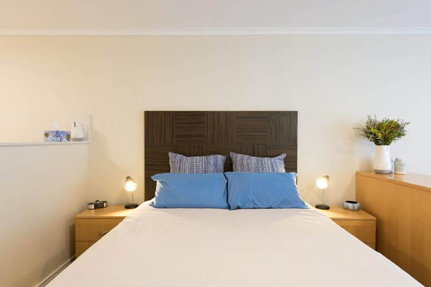 Grande Esplanade Studio - Accommodation 4U 2