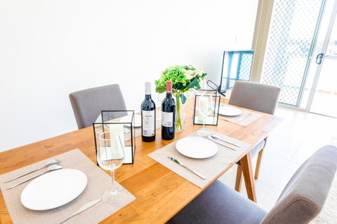 Near Train Station, New 2 BR Apt/free Parking - Accommodation 4U 4