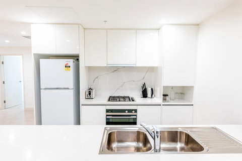 Near Train Station, New 2 BR Apt/free Parking - Accommodation 4U 14
