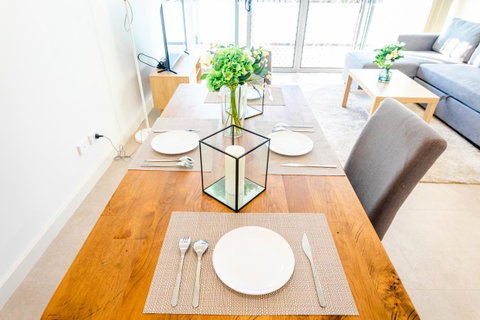Near Train Station, New 2 BR Apt/free Parking - Accommodation 4U 7