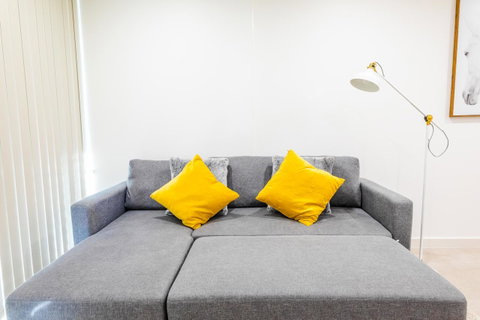 Near Train Station, New 2 BR Apt/free Parking - Accommodation 4U 18