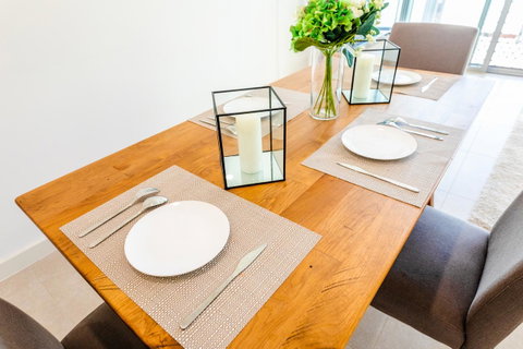 Near Train Station, New 2 BR Apt/free Parking - Accommodation 4U 8