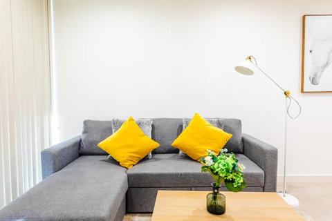 Near Train Station, New 2 BR Apt/free Parking - Accommodation 4U 17