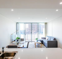 Near train station new 2 BR apt/free parking - Accommodation 4U