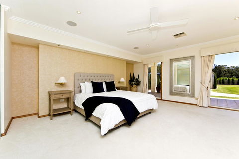 One Mile Mansion - Private Coastal Retreat FREE FAMILY ADVENTURE PASS - Accommodation 4U 7