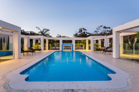 One Mile Mansion - Private Coastal Retreat FREE FAMILY ADVENTURE PASS - Accommodation 4U 0