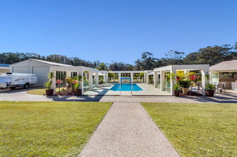 One Mile Mansion - Private Coastal Retreat FREE FAMILY ADVENTURE PASS - Accommodation 4U 20