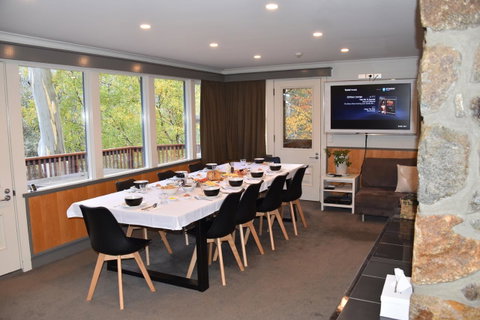 Pure Chalet Thredbo - Accommodation 4U 3