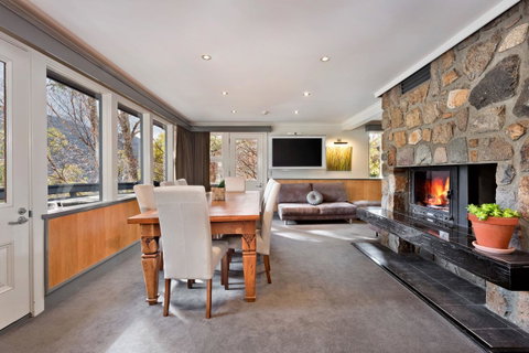 Pure Chalet Thredbo - Accommodation 4U 14