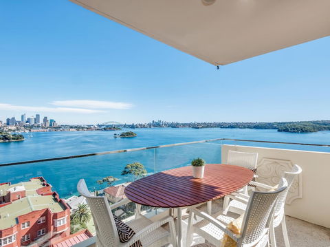 Panoramic Harbour Views And Unbeatable Comfort - Accommodation 4U 0