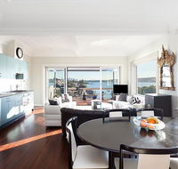 Art Deco Apartment With Breathtaking Water Views - Accommodation 4U
