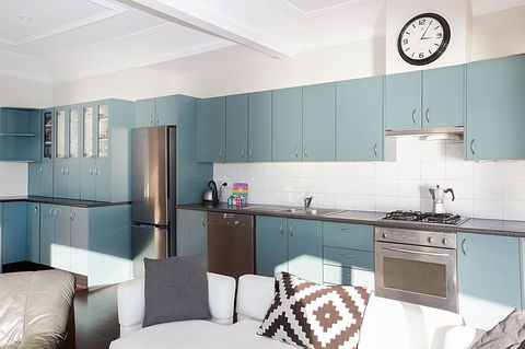 Art Deco Apartment With Breathtaking Water Views - Accommodation 4U 4