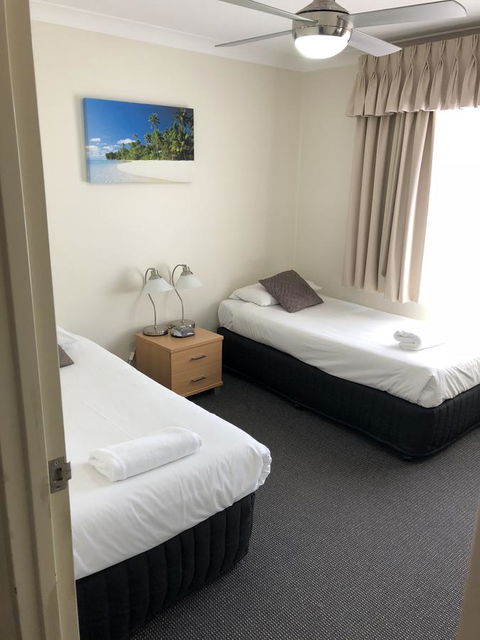 Beaches Serviced Apartments - Accommodation 4U 13