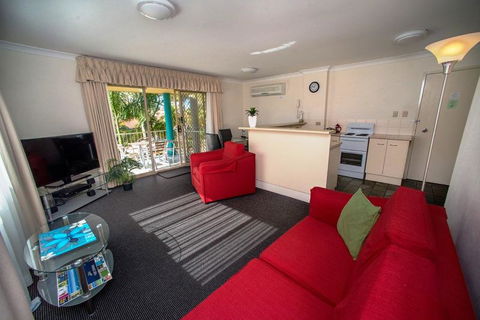 Beaches Serviced Apartments - Accommodation 4U 12