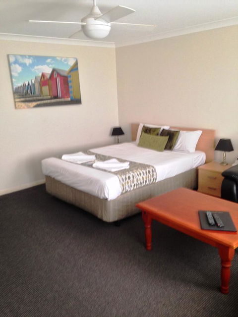 Beaches Serviced Apartments - Accommodation 4U 36