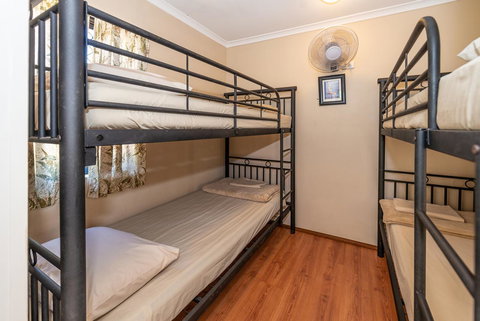 Oasis Tourist Park - Accommodation 4U 17