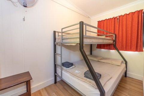 Oasis Tourist Park - Accommodation 4U 15