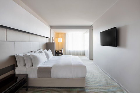Hotel Realm - Accommodation 4U 9