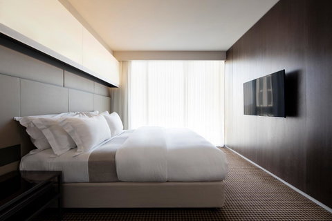 Hotel Realm - Accommodation 4U 15