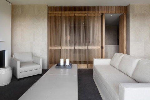 Hotel Realm - Accommodation 4U 20