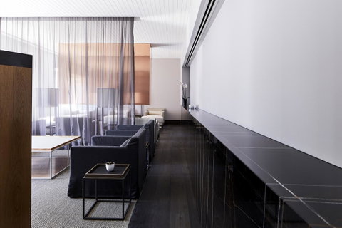Hotel Realm - Accommodation 4U 22