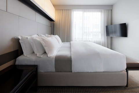Hotel Realm - Accommodation 4U 11