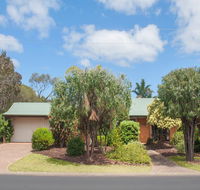 Bottlebrush - Accommodation 4U