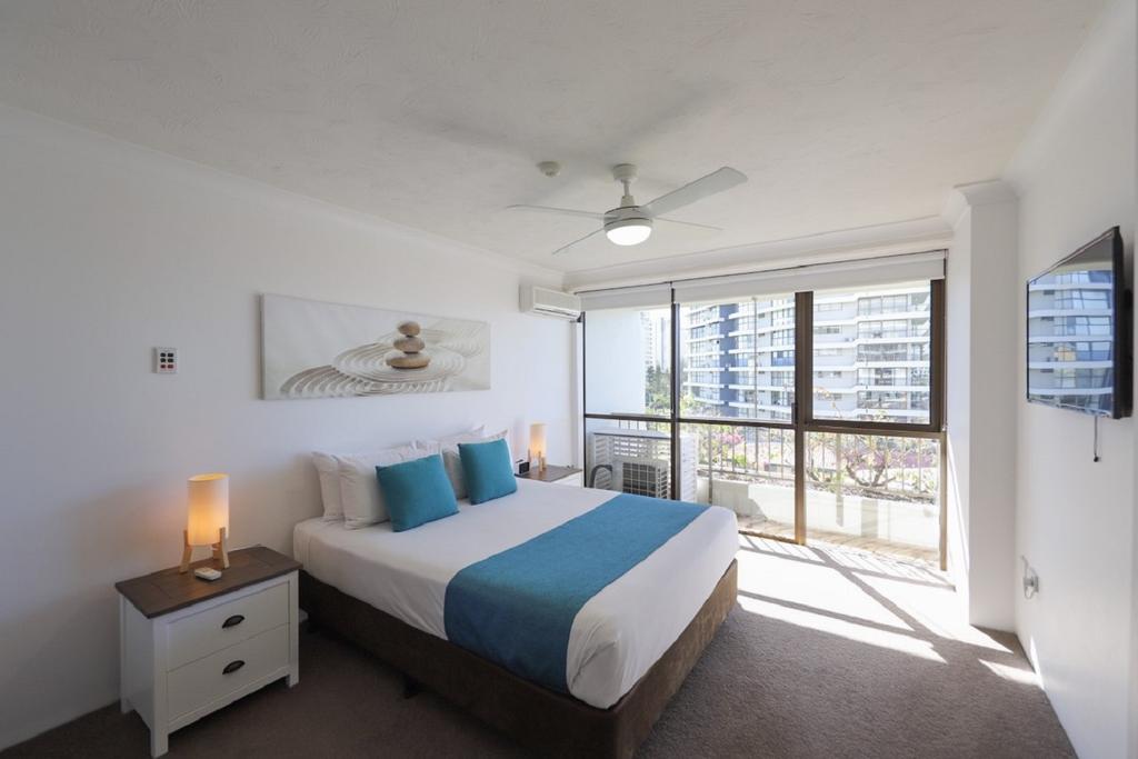 Main Beach QLD Accommodation 4U