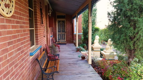 Boutique Motel Sefton House - Accommodation 4U 2