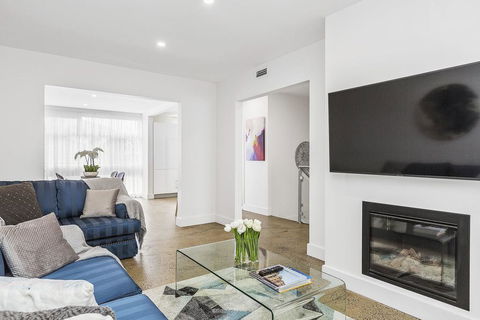 BOUTIQUE STAYS - Brighton By Sea - Accommodation 4U 0