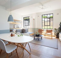 Boutique Sunlit Studio with Designer Furnishings - Accommodation 4U