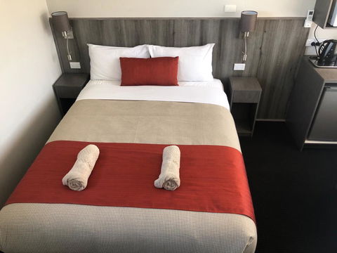 Bradman Motor Inn - Accommodation 4U 0