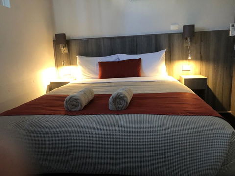 Bradman Motor Inn - Accommodation 4U 2