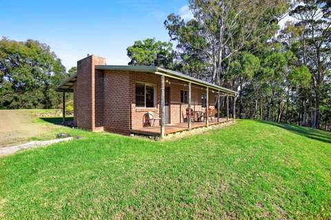 Braeside Cabin One - Pinkwood - Accommodation 4U 0