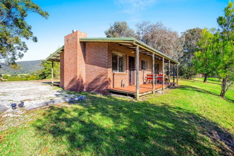 Braeside Cabin Two - Alphitonia - Accommodation 4U 0