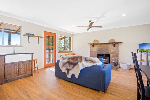 Braeside Cabin Two - Alphitonia - Accommodation 4U 3