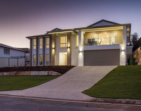 Brand New Executive Living - Accommodation 4U 0