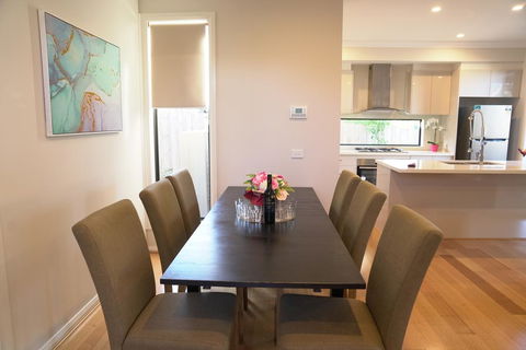 Brand New House Near Box Hill - Accommodation 4U 3