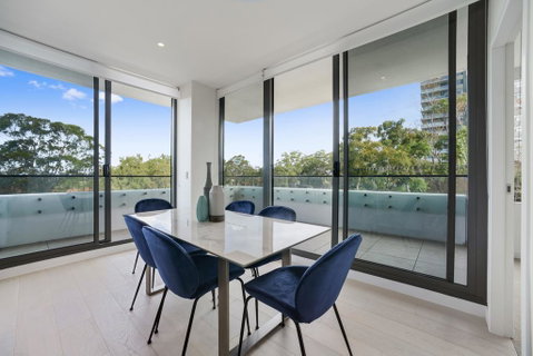 Brand New Luxury Walking To Shopping Mall, Cinema. - Accommodation 4U 2