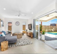 Brand New PRIZE HOME 50m path to beach - Accommodation 4U