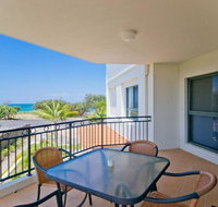 Breakers 1/8 - Accommodation 4U