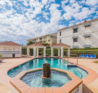 Breakers Block 1 unit 1- Pool in complex - across the road from the beach - Accommodation 4U