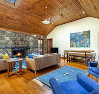 Breakfast Creek Cottage - Central bluestone cottage - Accommodation 4U