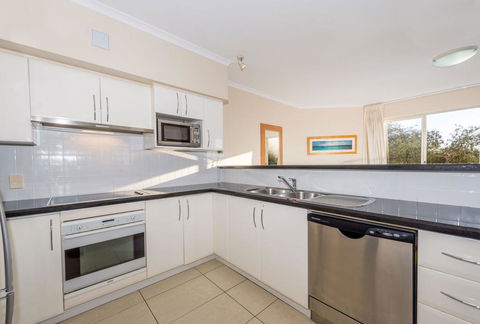 Breakwater 102 - Shoal Bay - Accommodation 4U 3