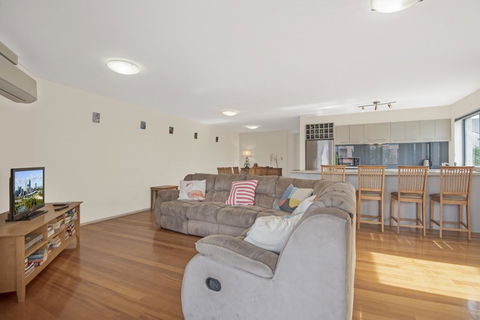 Breakwater Views Apartments - Accommodation 4U 3