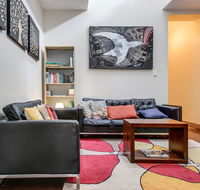 Bright and airy home tucked away in funky Newtown - Accommodation 4U