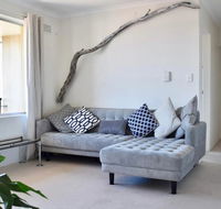 BRIGHT and airy TOP FLOOR apartment with FAB views - Accommodation 4U